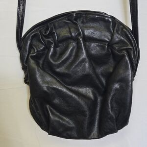 Hinged Clamshell Crossbody, Black, Adjustable Strap